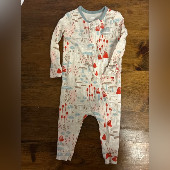 Roots Other - Roots Baby’s First Sleeper - Red, Light Blue & Beige Mushroom Print